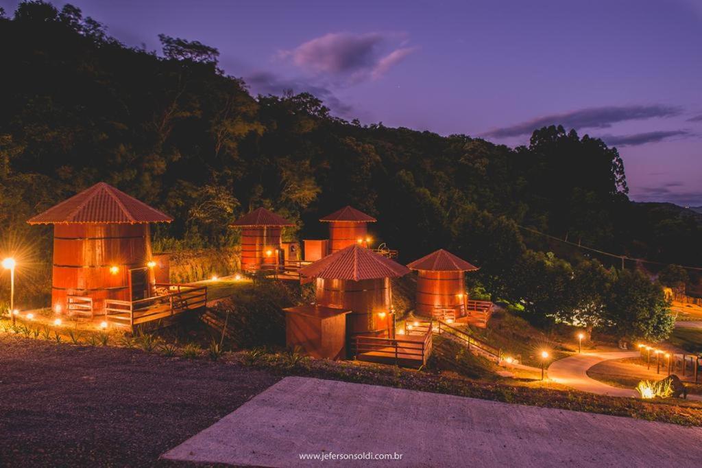 Pipas Do Vale - Vale Dos Vinhedos Hotell Bento Gonçalves Exteriör bild