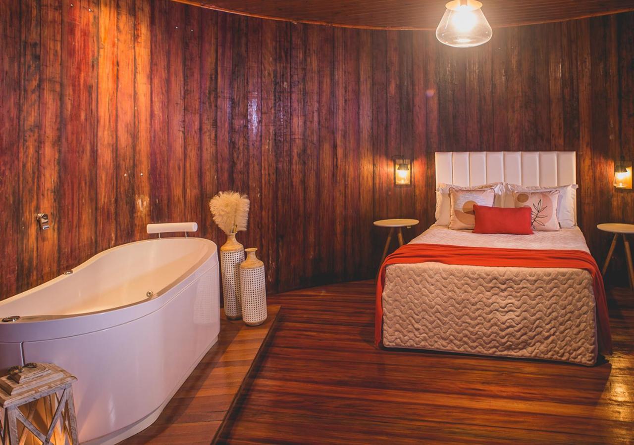 Pipas Do Vale - Vale Dos Vinhedos Hotell Bento Gonçalves Exteriör bild